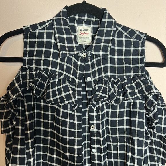 Lee Cooper Black and White Plaid Cold Shoulder Button Down Shirt size S- EUC - Picture 3 of 7